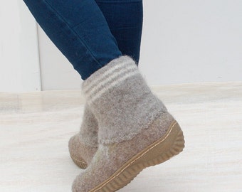 Felted wool boots cappuchino gray green - Organic wool felt booties