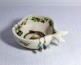 Ring dish Ring Tray, Pomegranate shape ceramic ring dish, Ceramic ring tray, Catch all Jewelry tray, Jewelry dish, Ring holder Gift under 20