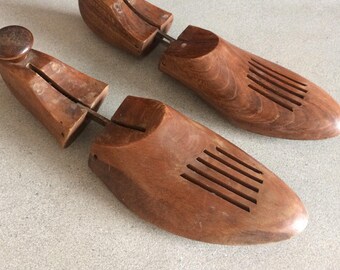 Shoe Form, Vintage Shoe Tree, Shoe Stretchers, Cobbler Wooden Shoe Forms Photo Prop