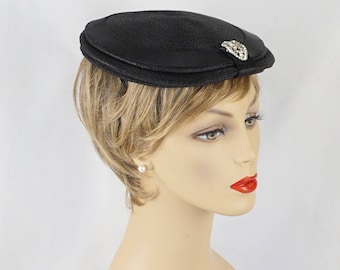 Vintage 1950s Hat Black Straw Rhinestone Beret with Satin Trim