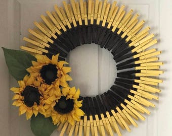 Risultati immagini per clothespin sunflower wreath tutorial