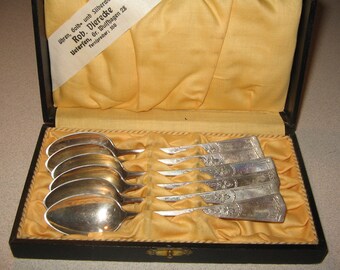 Antique .800 Silver Spoons 2.75 oz ounces Vintage Costume Jewelry #5331