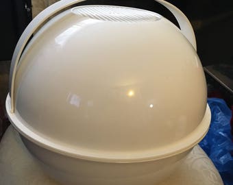 Fuzzing Picnic Ball in White