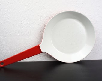Vintage Red Enameled Copco Cast Iron Skillet Designed by Michael Lax in the 1960s, Mid Century Modern Scandinavian Design Frying Pan 200007