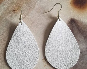 Offwhite leather teardrop earrings