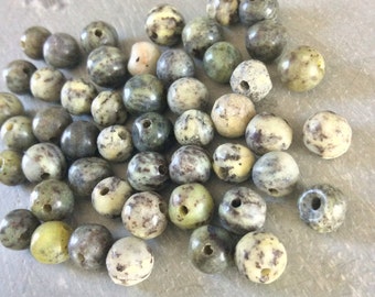Sesame Serpentine (Natural), 6-7mm round, 50 beads