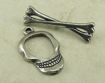 1 Skull and Cross Bones Toggle Clasp > Skeleton Gothic Halloween - American Made Lead Free Silver Pewter - I ship Internationally