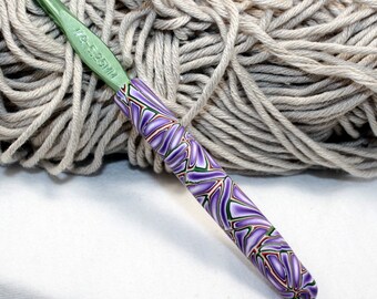 Polymer clay crochet hook, Boye I-9 or 5.25mm, ergonomic hook, decorative crochet hook, handmade design, ready to ship