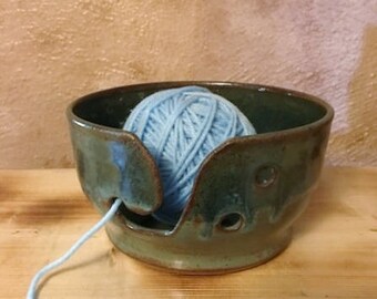 Pottery yarn bowl, ceramic yarn bowl, gift for knitters & crocheters, yarn bowl