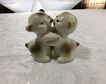 Vintage 1958 Signed R Bendel White Bear Hug Huggers Salt & Pepper Shakers Van Tellingen