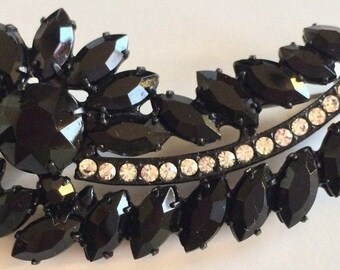 Beautiful Vintage Weiss Brooch Pin~Black Onyx/Clear Rhinestones/Japanned Metal~Signed