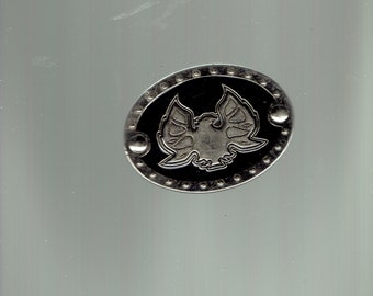 thunderbird belt buckle,only has 1 hook on back.