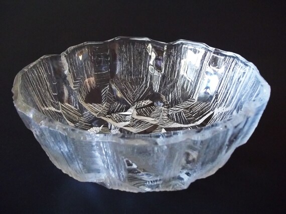 Hoya Glass Large Bowl Mid-Century Glacier Ice Iceberg Ice