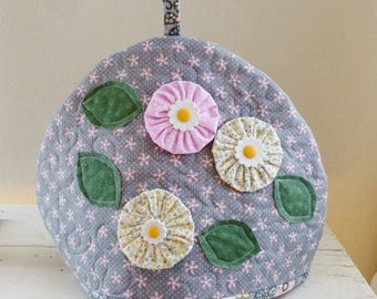 Quilted tea cozy, floral tea cozy, tea time, tea pot cozy, ready to ship, handmade, housewarming gift, wedding present, gift idea, homewares