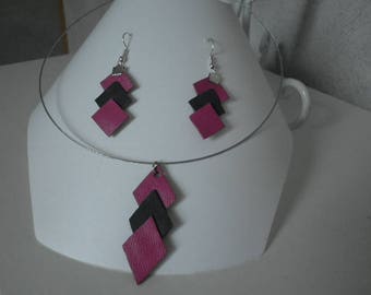 loop-earrings in fuchsia and grey leather necklace