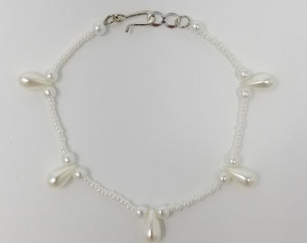 Pearl Teardrop Beaded Bracelet