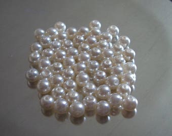 Plastic 4mm Pearl effect beads