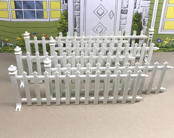MARX PLASTIC FENCING, 1950's, 6 Pieces, Marxie Mansion or Pool Accessory, Vintage Tin Dollhouse Decor