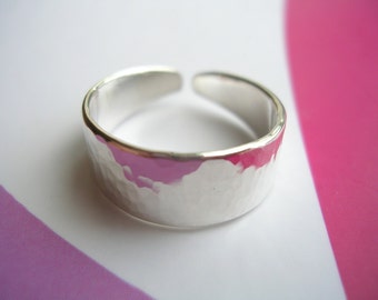 Sterling Silver Toe Ring - Reflective hammered Finish