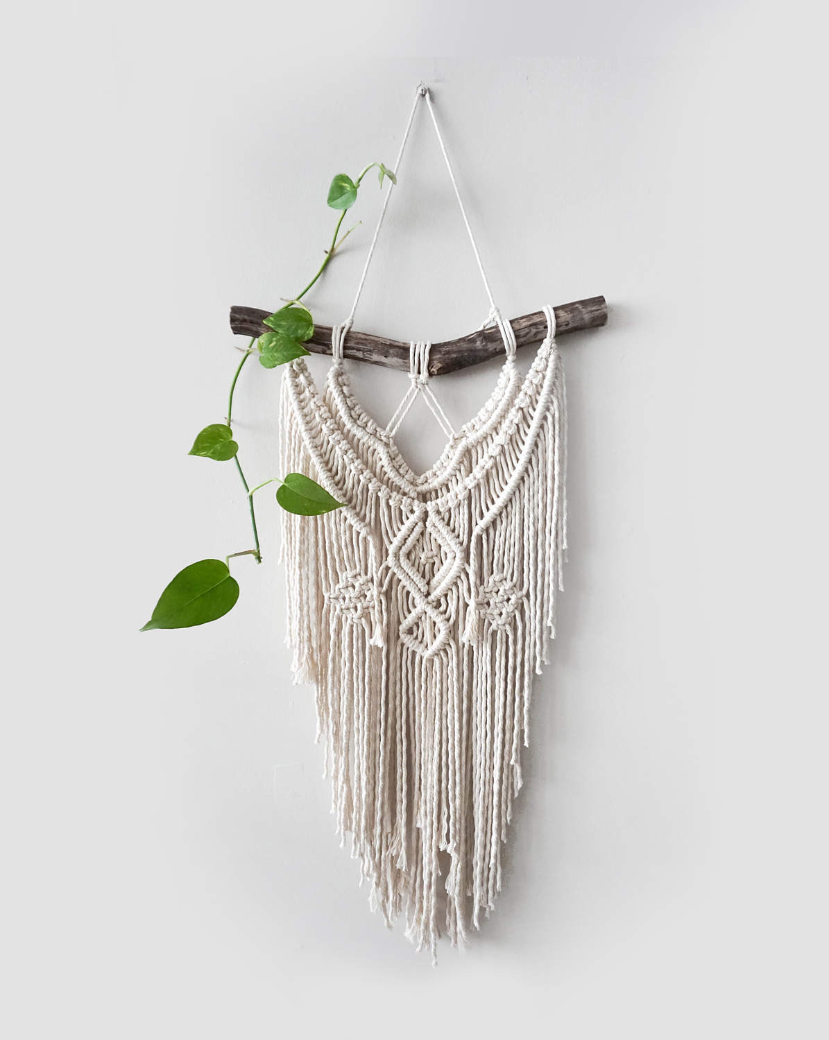 Medium Macrame Wall Hanging // tapestry // macrame decor