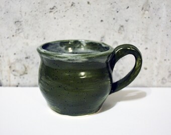 Green Mug, Ceramic Mug, Handmade Mug, Pottery mug, Coffee Mug, Tea Mug, Green Mug, Curvy Mug, porcelaine Mug, Coffee Cup, Unique Mug