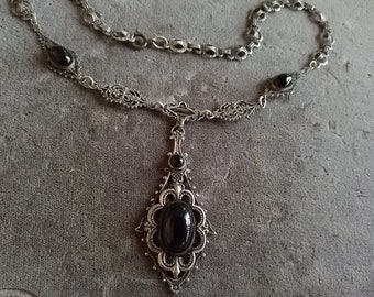 Vintage Art Deco Silver tone & Czech glass Filligree Black necklace