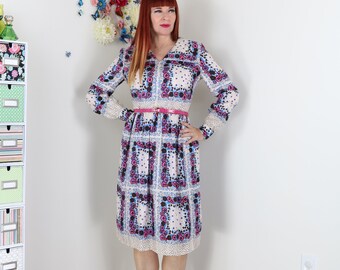 1950s 60s Day Dress - Vintage Fit & Flare Floral White Dress - 100% Silk - Size Small 26" - Long Sleeve - Union Label - Mad Men Style