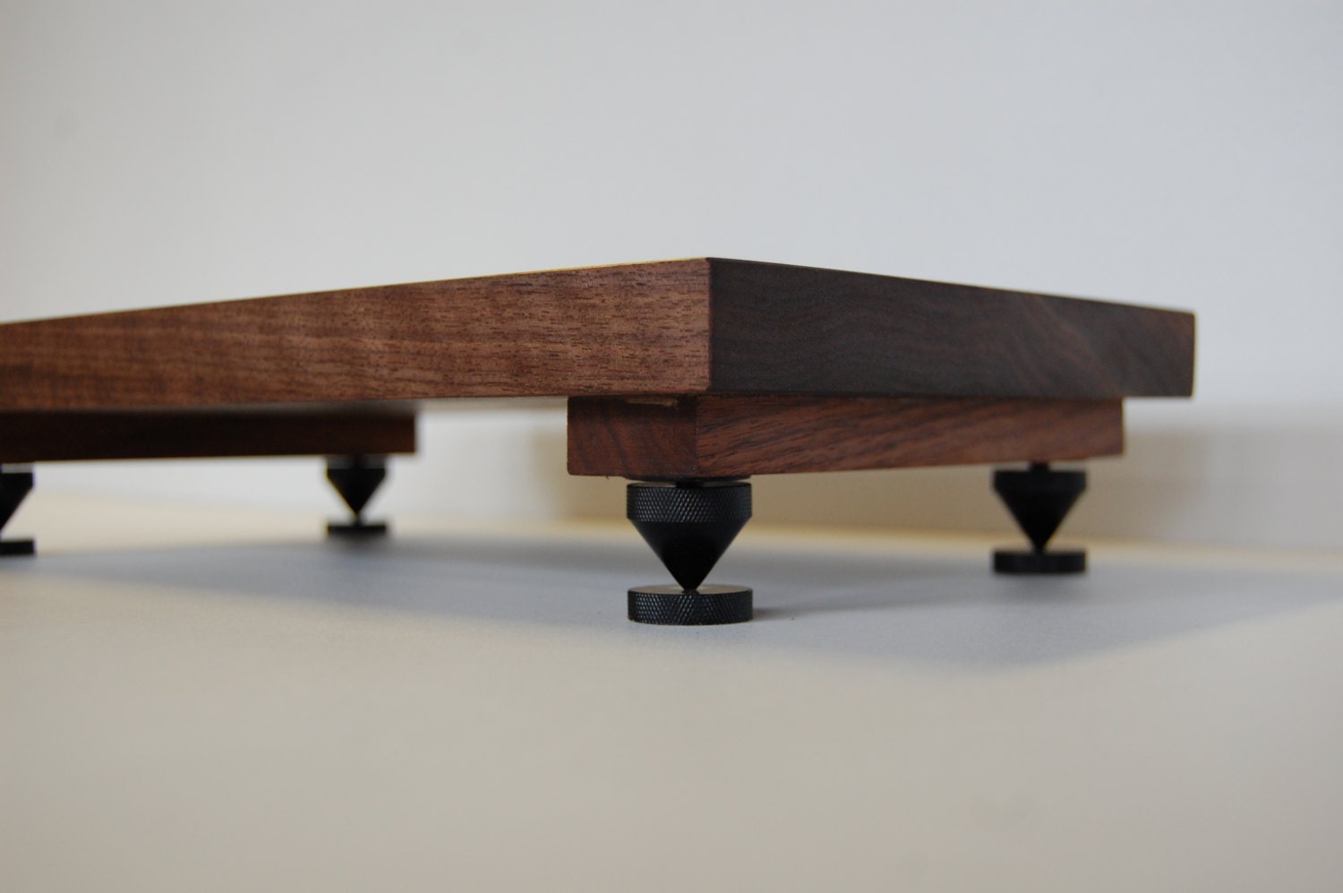 Audiophile Walnut Isolation Platform Speaker Amp