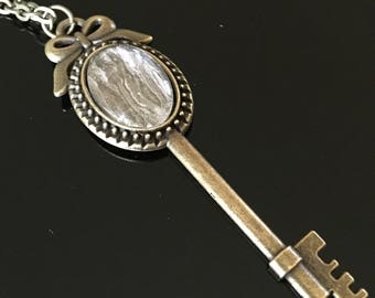 Fleur Delacour key necklace