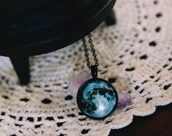 Luna Full Moon ~ Moon Charm. Dark Moon. Witch Jewelry. Moonchild. Moonphase. Fullmoon. Black. Grunge. Witchy. Gothic. Halloween. Magic.