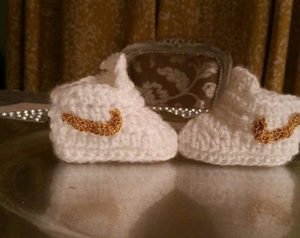 crochet Nike inspired baby booties