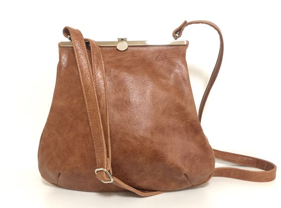 Leather bag ,shoulder bag,handbag , "Muskat " , beige, light brown , evening bag , strap closure , metal closure