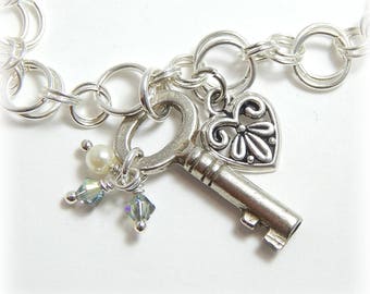 Skeleton Key Bracelet for Women, Vintage Key Bracelet, Key Charm Bracelet, Heart and Key Charm, Heart Charm Bracelet, Victorian Bracelet