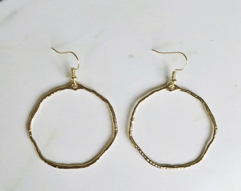Hammered circle hoop earrings