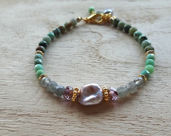 Bracelet of semi precious stone and freshwater pearl