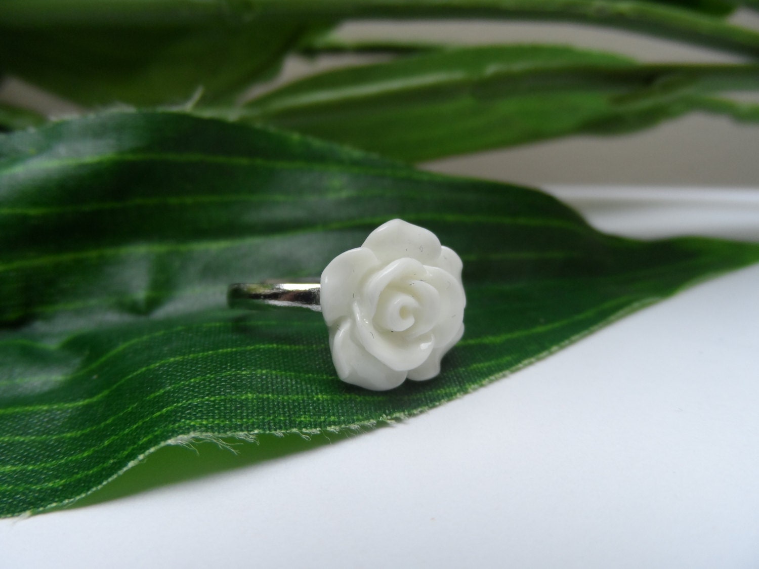 Childs adjustable White Flowergirl ring kids rings toddler