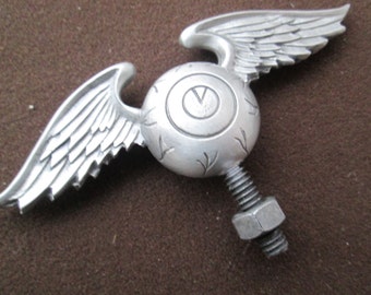 von dutch flying eyeball, hotrod, ratrod, car hood ornament