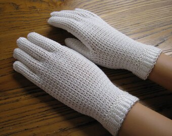 Vintage White Knit Gloves , Size XS , Church Gloves, Vintage Gloves, Short Gloves, Retro Fashion, White Gloves, Children's Gloves