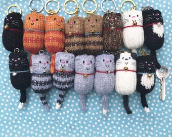 Knitted Fat Cat Keyring, cat gift, cat keychain, gift for cat lover, original design, bagcharm