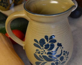 Pfaltzgraff Folk Art, Pitcher, 80 oz, 2 1/2 qt