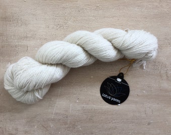 Lotus yarns 100% cashmere / pure cashmere fingering yarn / luxury yarn / natural white yarn