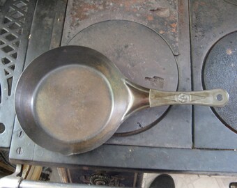 Cold handle skillet