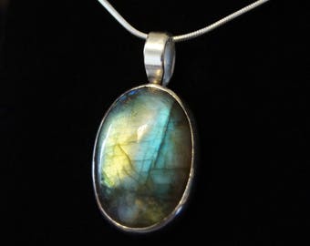 Sterling Silver Labradorite Pendant