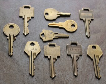 10 vintage brass metal keys from various manufacturers FREE SHIP in USA