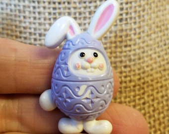 Vintage Avon Easter Bunny Pin, Avon Pin, Avon Easter Bunny Egg, Easter Bunny Pin
