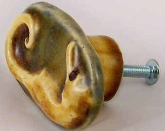 Seahorse Drawer Pull and Cabinet Knob - Creamy Caramel