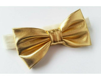 Gold Bowtie/ Metallic Gold bowtie /Faux Leather Bowtie / Gold Wedding bowtie / New year bow tie / Sweet 16 bow / Mens bowtie / Boys Bowtie