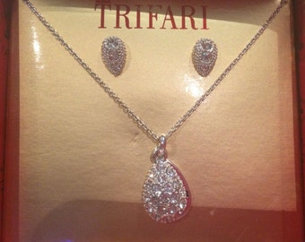 Beautiful Vintage CROWN TRIFARI Necklace & Earring Set-Original Box-MINT Condition-Dream Theme on Pendant