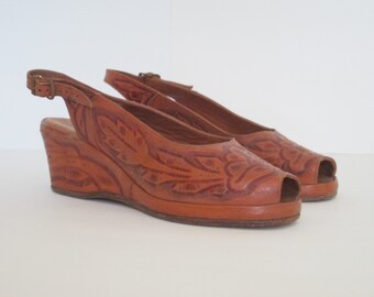 Incredible Vintage 1940s 40s Leaves & Flowers Hand Tooled Leather Wedges Sandals -Western-Cowgirl-Ranch-Hillbilly-Patio-Squaw-Native-Indian