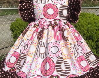 Doughnut dress with flutter sleeves